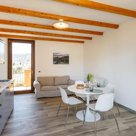 Rustico * Garda (Verona)