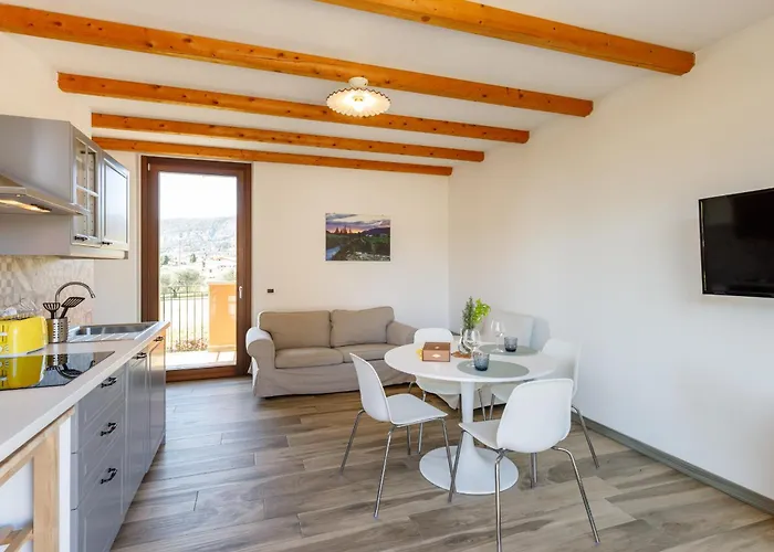 Rustico * Garda (Verona)