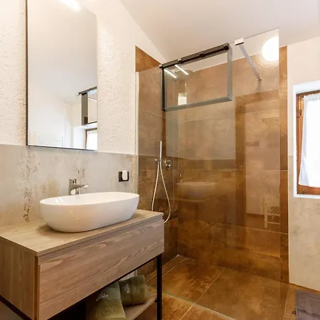 Rustico Apartament *